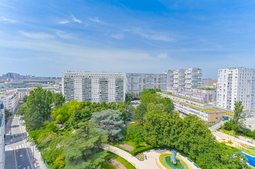 Paris 12ᵉ – 3 pièces au 11e étage – Vue dégagée, cave et parking
