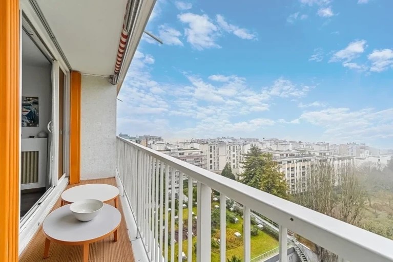 PARIS XIème AVENUE philippe augsute – BALCONS – 10eme etage- vue imprenable sur les monuments de PAR