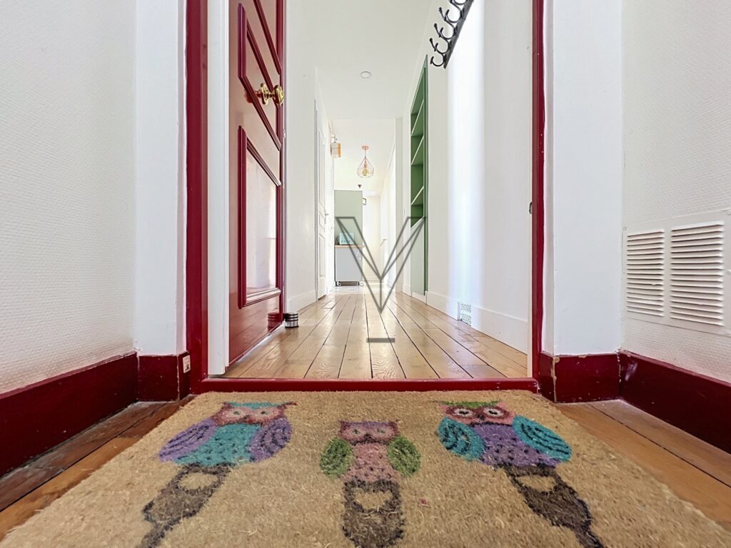 Paris 20e – Gambetta | Dernier étage, 3 chambres, lumière et vues arborées